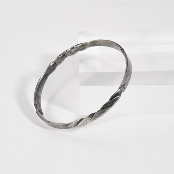 Saint Laurent Paris Silver Bracelet Twisted Design Minimalist Bangle Clasp - Picture 10 of 11